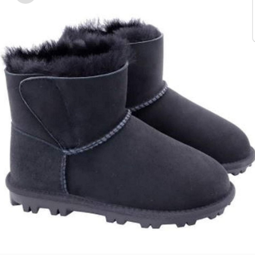 Kirkland Signature Kids Genuine sheepskin Shearling Boots Nwt - Picture 2 of 6